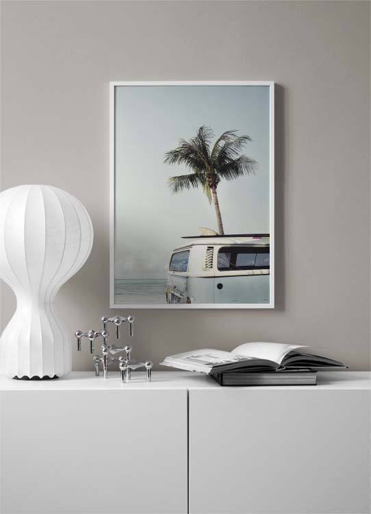 Surfers Van Poster / 70x100 cm em Desenio AB (10036)