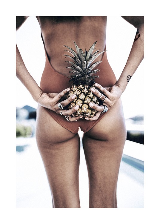 Pineapple Girl Poster / Arte fotográfica em Desenio AB (10662)