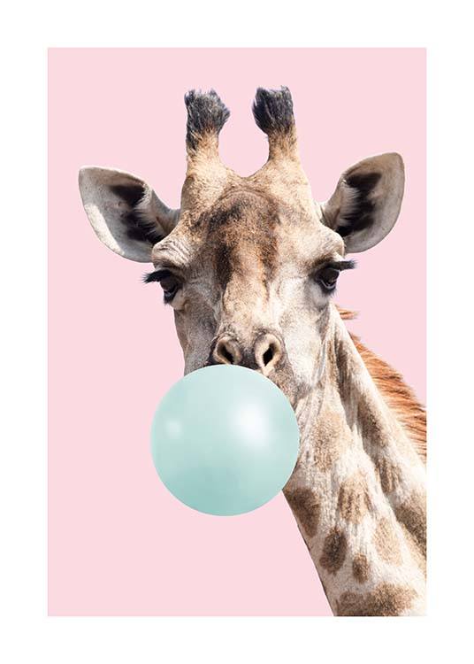  – Poster artístico com uma girafa a fazer um balão com uma pastilha elástica azul, sob um fundo rosa