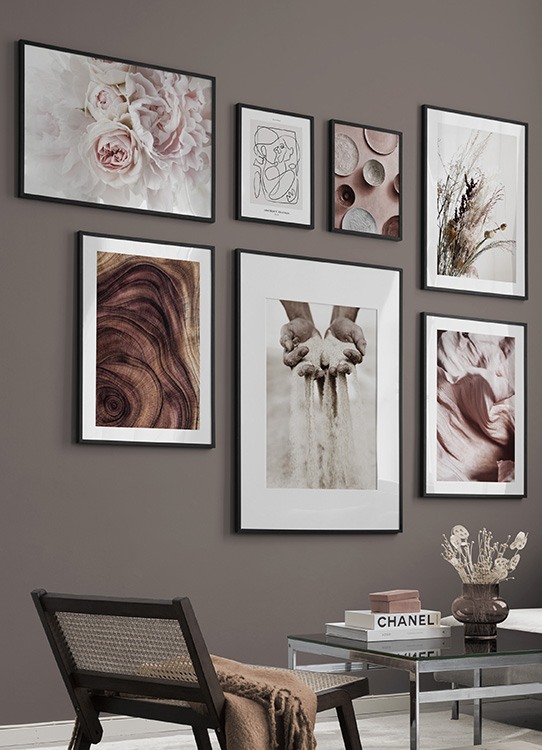  – Ilustração abstrata de duas pessoas desenhadas em arte linear, a beijarem – se e abraçarem – se