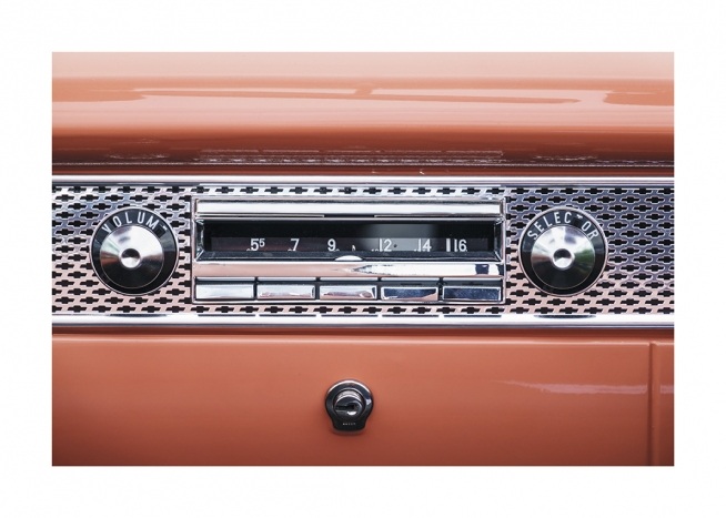  – Fotografia de um rádio vermelho em estilo vintage