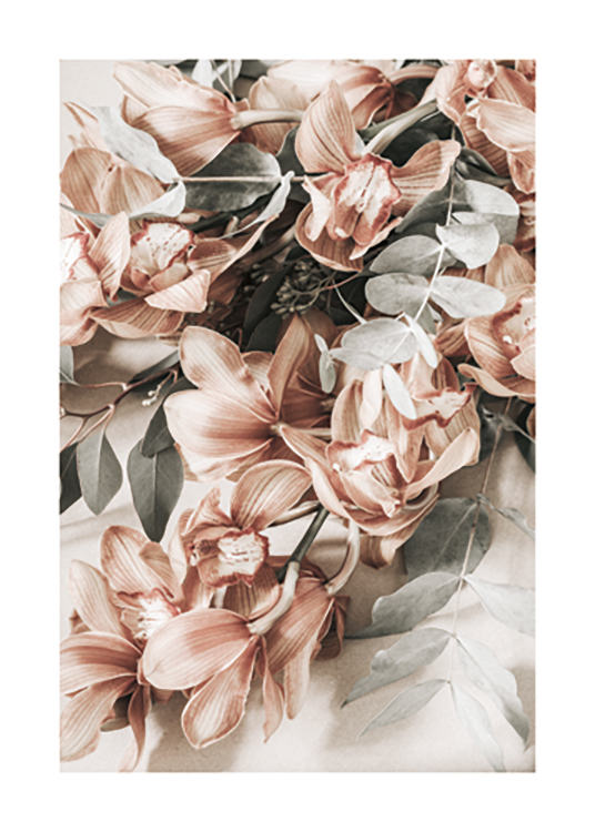  – Fotografia de um bouquet de flores com flores rosa e folhas verdes