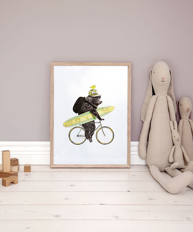 Surfing Bear Poster / Ilustrações de animais em Desenio AB (8183)