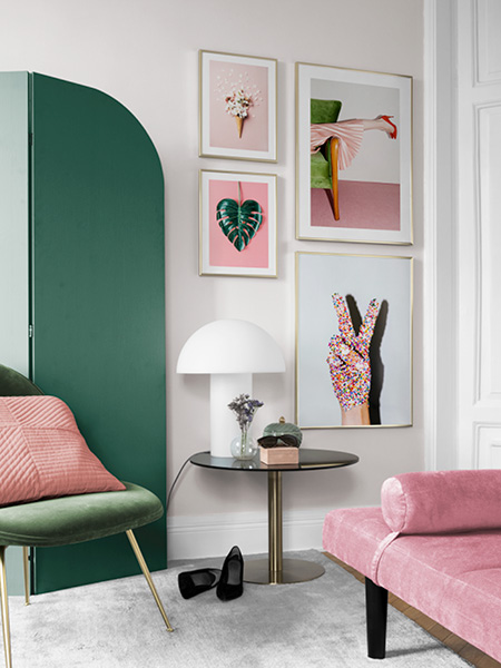 Quatro posters com fotografias na parede. Posters de fotografia da Desenio